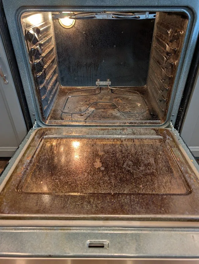 Oven before cleaning